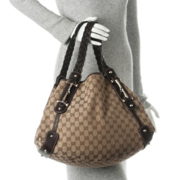 GG Canvas Medium Pelham Shoulder Bag - Picture 2 of 11